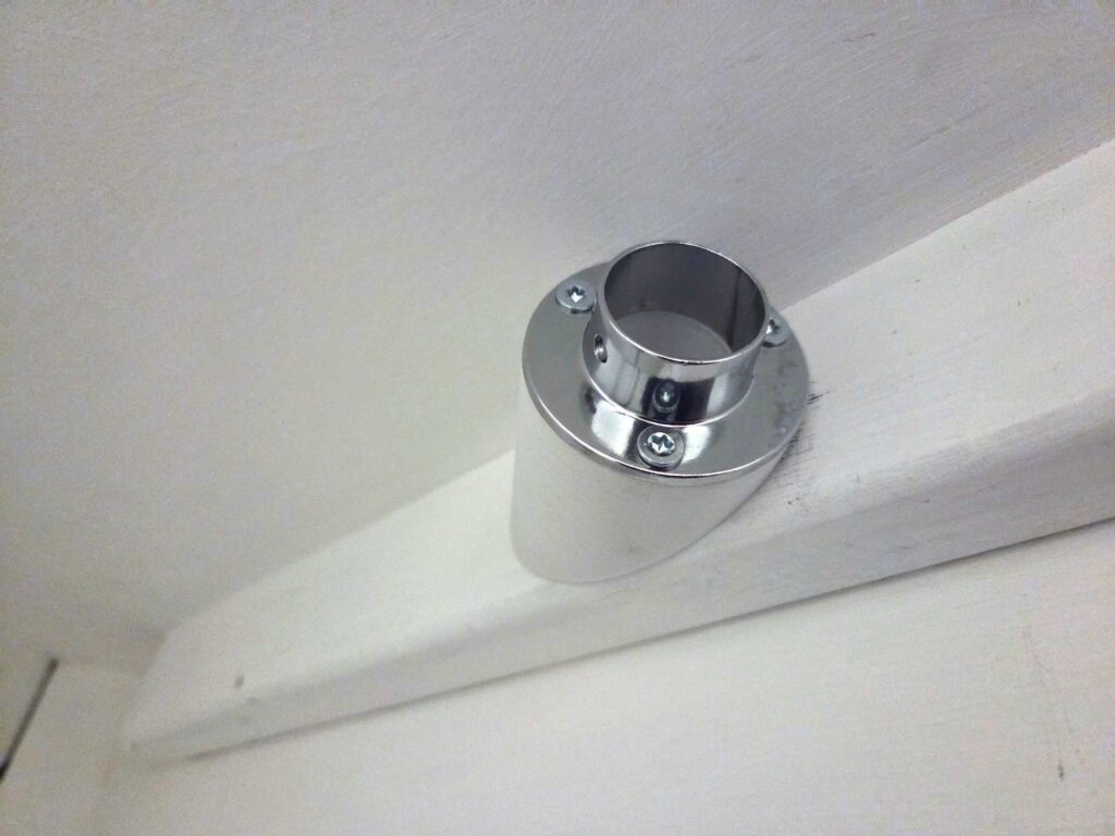 Mission completed. The rod collars on both sides are now in parallell with eachother.